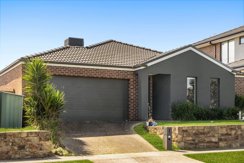 Photo - 37 Viewbright Road, Clyde North VIC 3978 - Image 1