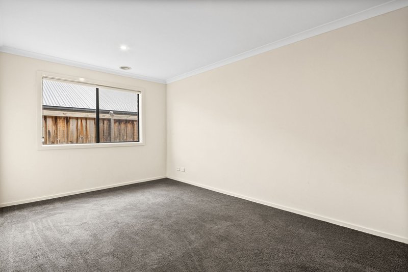 Photo - 37 Viewbright Road, Clyde North VIC 3978 - Image 13
