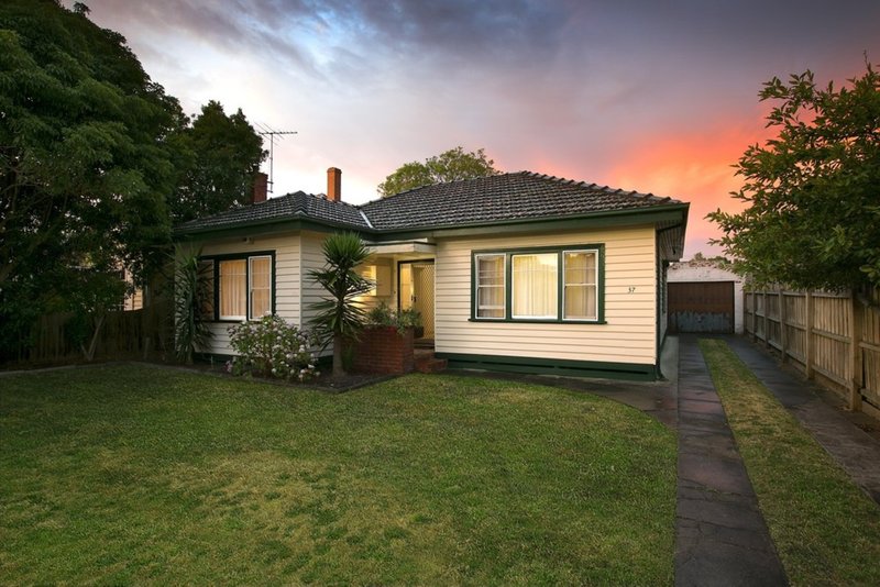 Photo - 37 Wallingford Street, Cheltenham VIC 3192 - Image 2