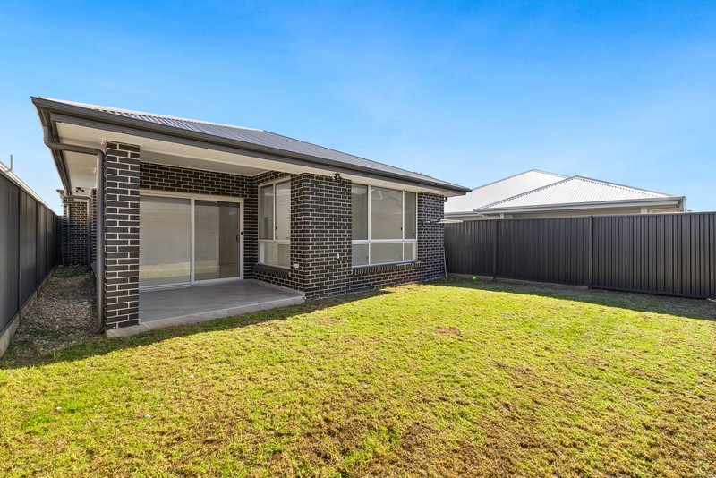 Photo - 37 Waterglass Street, Spring Farm NSW 2570 - Image 10