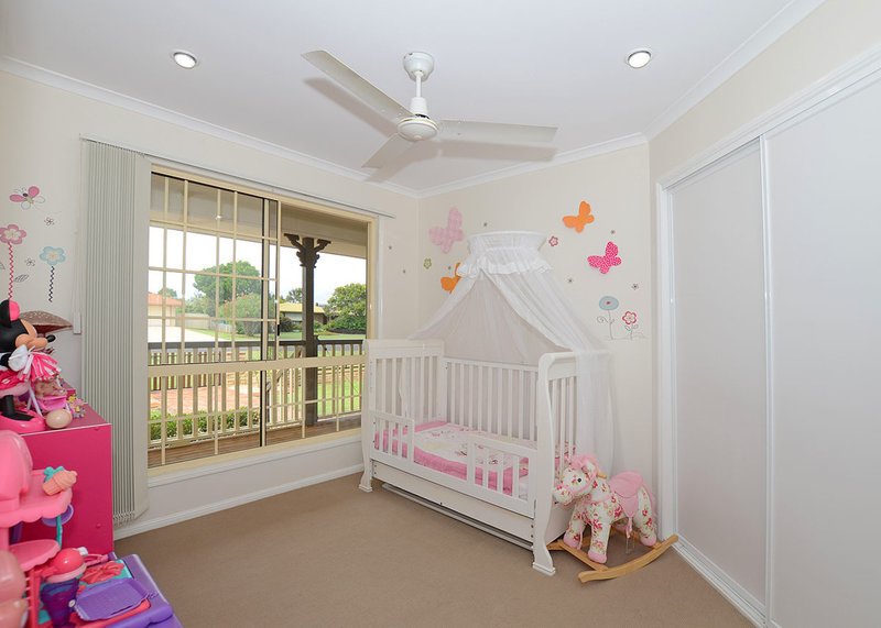 Photo - 37 Wattle Street, Point Vernon QLD 4655 - Image 12