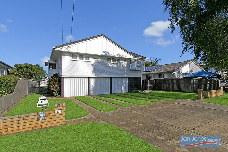 Photo - 37 Weaber Street, Clontarf QLD 4019 - Image 2