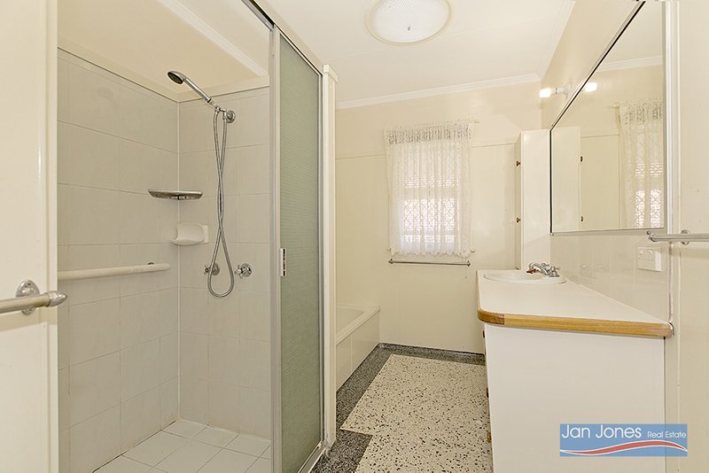 Photo - 37 Weaber Street, Clontarf QLD 4019 - Image 12