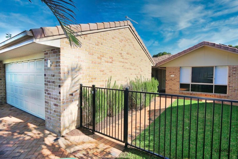 37 Winders Place, Banora Point NSW 2486