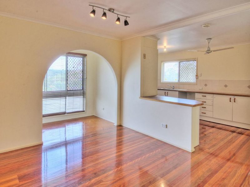 Photo - 37 Woodview Street, Browns Plains QLD 4118 - Image 3