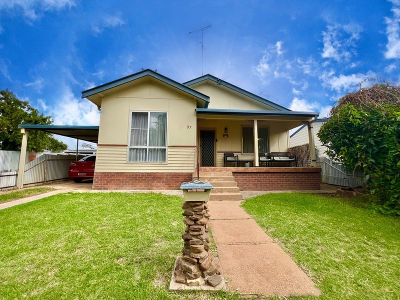 37 Woodward Street, Parkes NSW 2870