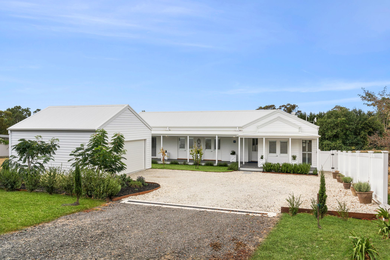 3-bedroom house at 37 Wright Street, Elphinstone, VIC 3448, Mount Alexander, Victoria