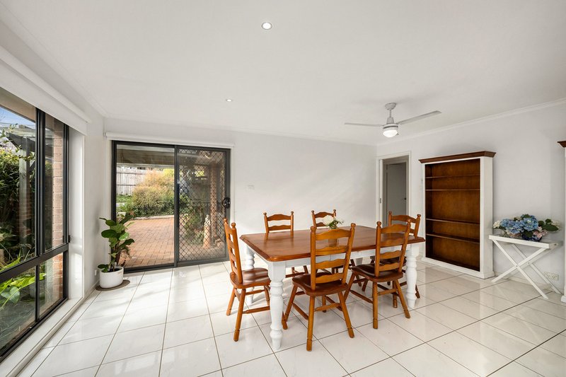 Photo - 37 Wunderly Circuit, Macgregor ACT 2615 - Image 7