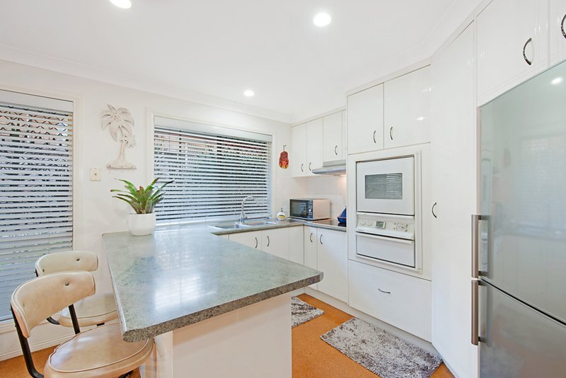 Photo - 37 Wyncroft Street, Holland Park QLD 4121 - Image 5