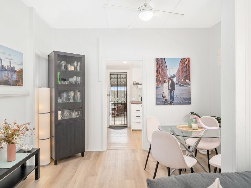 Photo - 37 Yacht Street, Clontarf QLD 4019 - Image 3