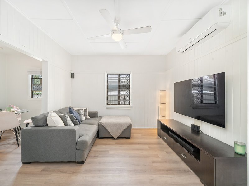Photo - 37 Yacht Street, Clontarf QLD 4019 - Image 5