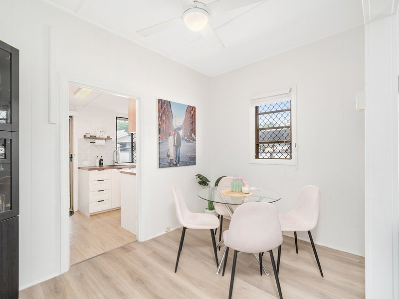 Photo - 37 Yacht Street, Clontarf QLD 4019 - Image 6