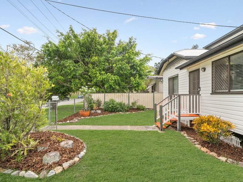 Photo - 37 Yacht Street, Clontarf QLD 4019 - Image 13
