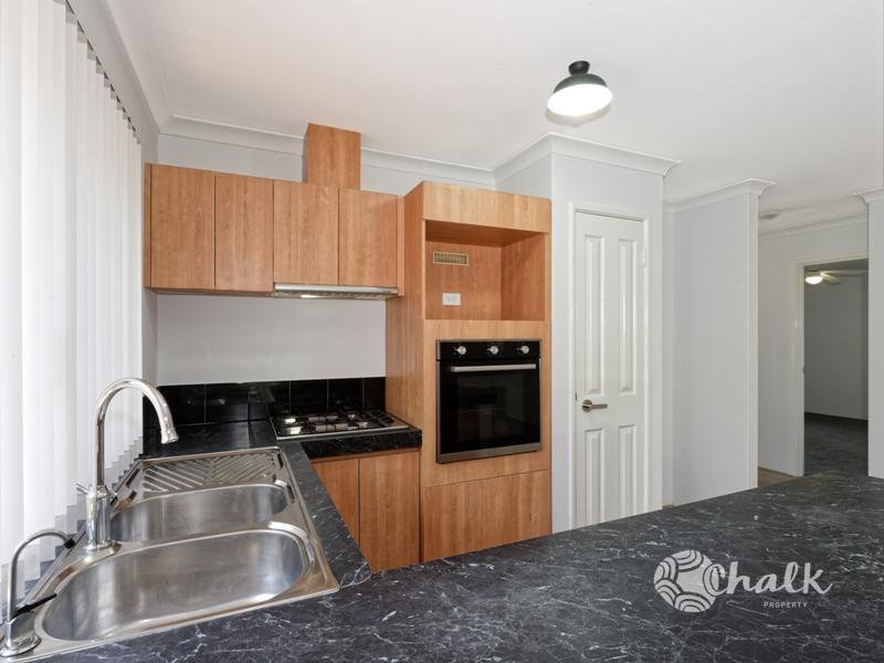 Photo - 37 Zaragoza Drive, Port Kennedy WA 6172 - Image 4