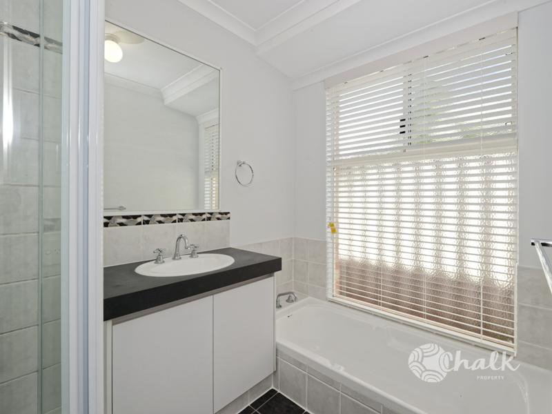 Photo - 37 Zaragoza Drive, Port Kennedy WA 6172 - Image 11