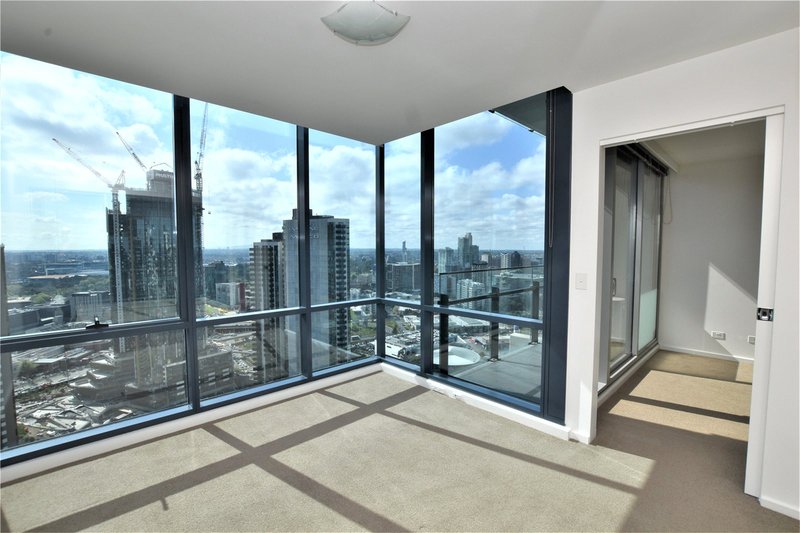 Photo - 3702/241 City Road, Southbank VIC 3006 - Image 4