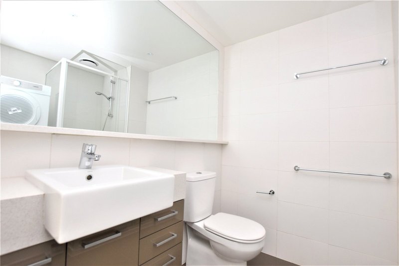 Photo - 3702/241 City Road, Southbank VIC 3006 - Image 7