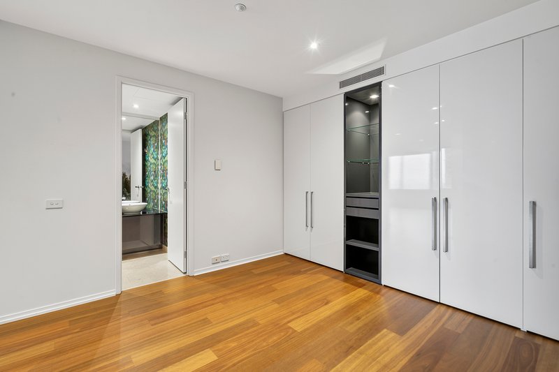 Photo - 3703/7 Riverside Quay, Southbank VIC 3006 - Image 4
