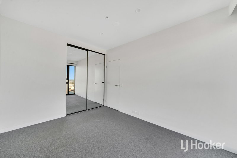 Photo - 3703/8 Pearl River Road, Docklands VIC 3008 - Image 5