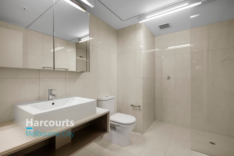 Photo - 3703/90 Lorimer Street, Docklands VIC 3008 - Image 8