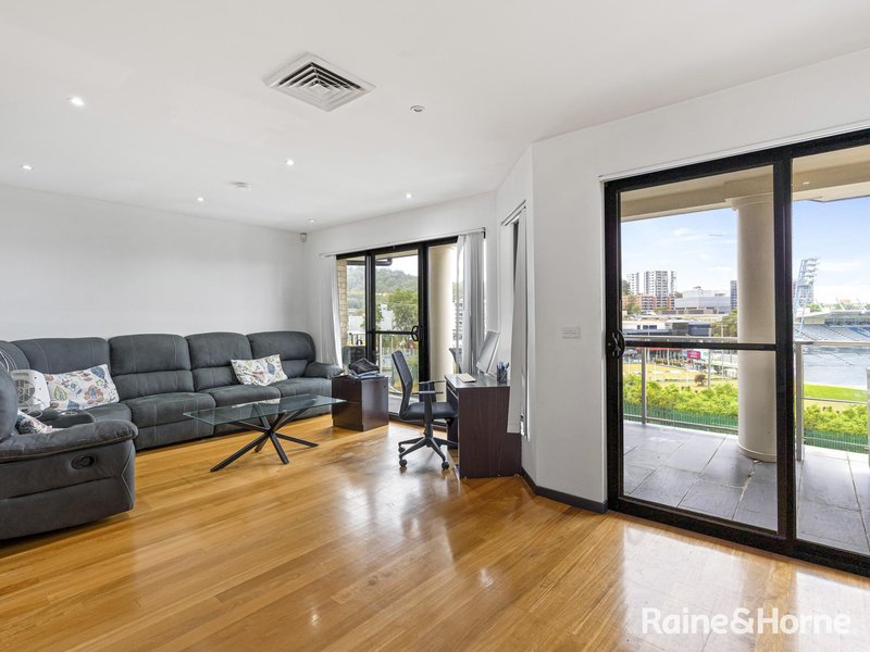 Photo - 3/71-73 Donnison Street West , Gosford NSW 2250 - Image 4