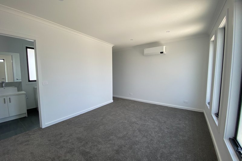 Photo - 3/71 Doveton Avenue, Eumemmerring VIC 3177 - Image 4