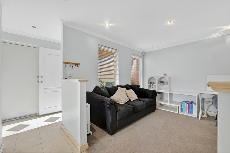 Photo - 371 Knutsford Avenue, Kewdale WA 6105 - Image 8