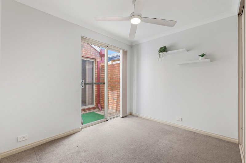 Photo - 371 Knutsford Avenue, Kewdale WA 6105 - Image 9