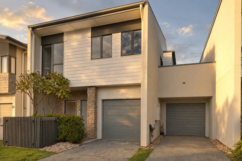 Photo - 37/1 Lyra Avenue, Hope Island QLD 4212 - Image 1