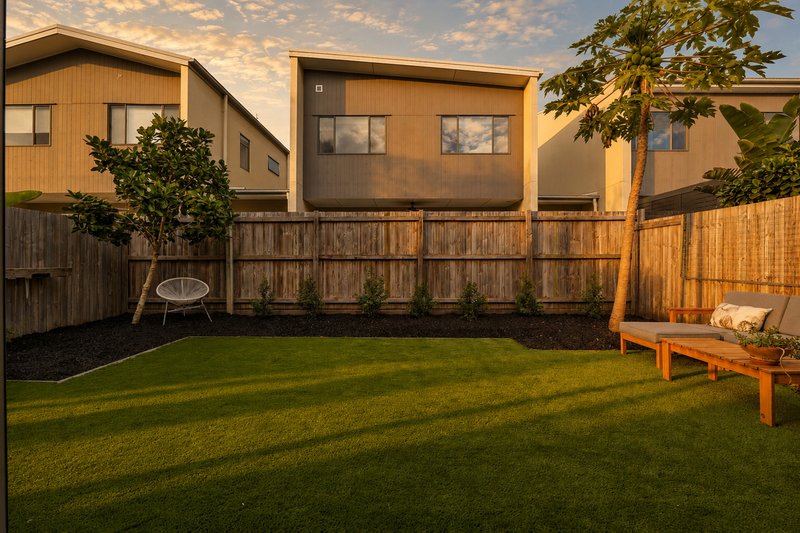 Photo - 37/1 Lyra Avenue, Hope Island QLD 4212 - Image 8