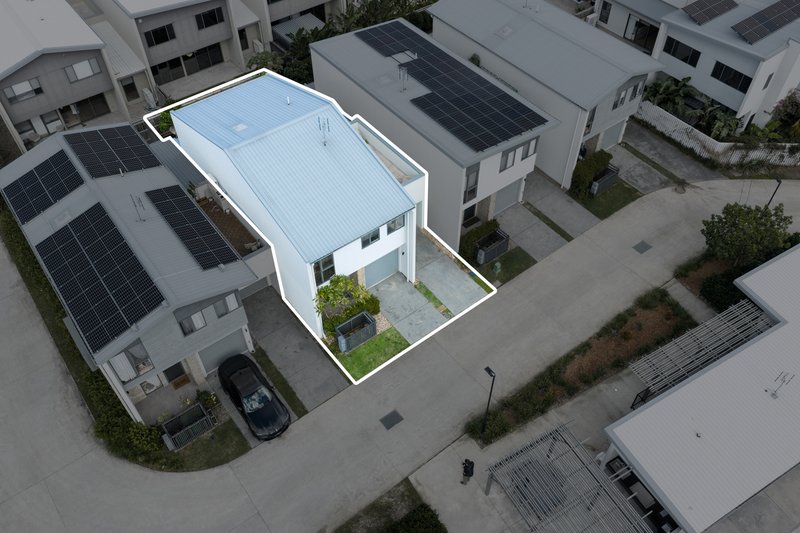 Photo - 37/1 Lyra Avenue, Hope Island QLD 4212 - Image 17