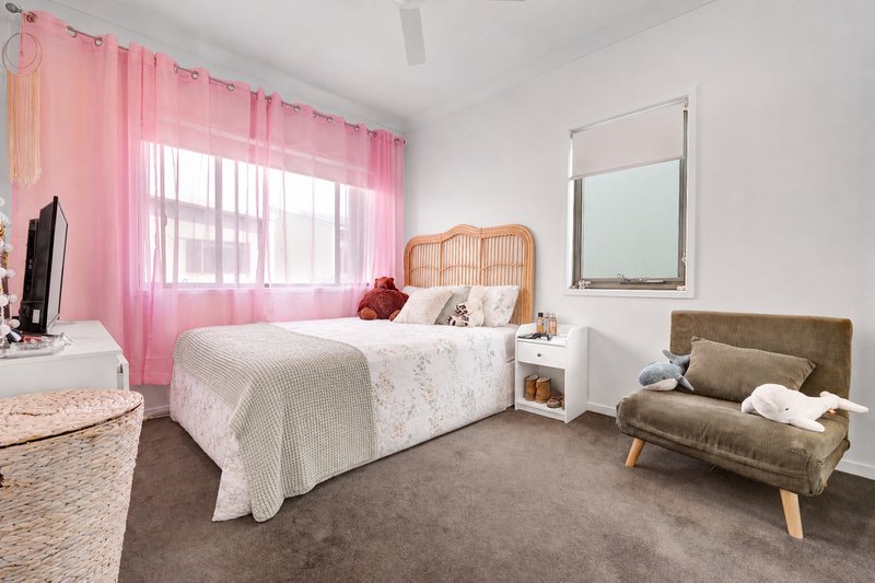Photo - 37/1 Lyra Avenue, Hope Island QLD 4212 - Image 18