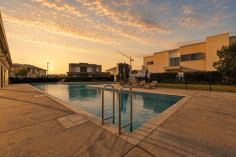 Photo - 37/1 Lyra Avenue, Hope Island QLD 4212 - Image 20