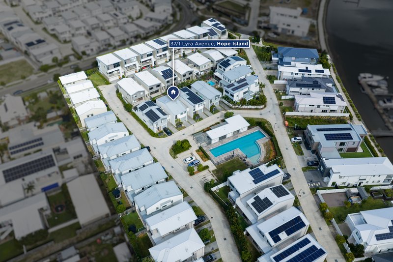Photo - 37/1 Lyra Avenue, Hope Island QLD 4212 - Image 24