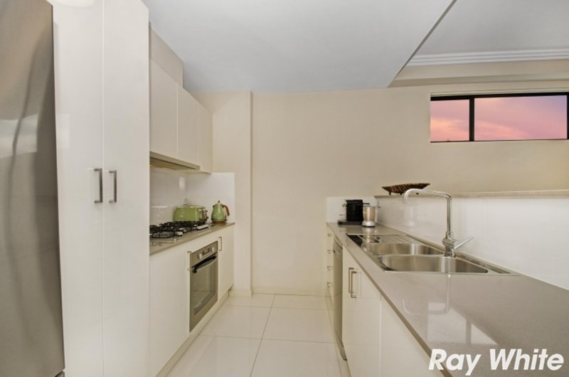 Photo - 37/1 Russell Street, Baulkham Hills NSW 2153 - Image 4