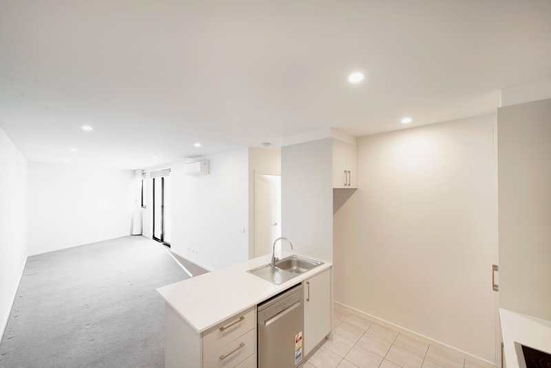 Photo - 37/109 Canberra Avenue, Griffith ACT 2603 - Image 2