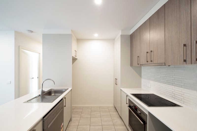 Photo - 37/109 Canberra Avenue, Griffith ACT 2603 - Image 4