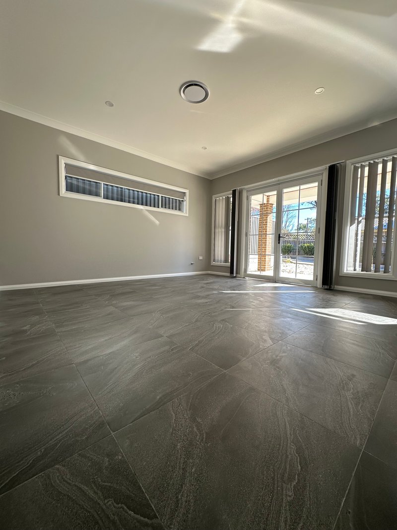 Photo - 371c Thirlmere Way, Thirlmere NSW 2572 - Image 2