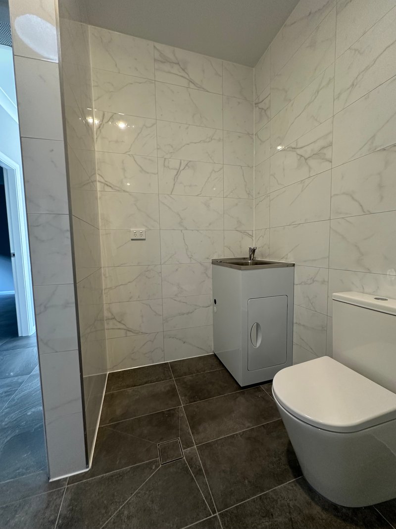 Photo - 371c Thirlmere Way, Thirlmere NSW 2572 - Image 5