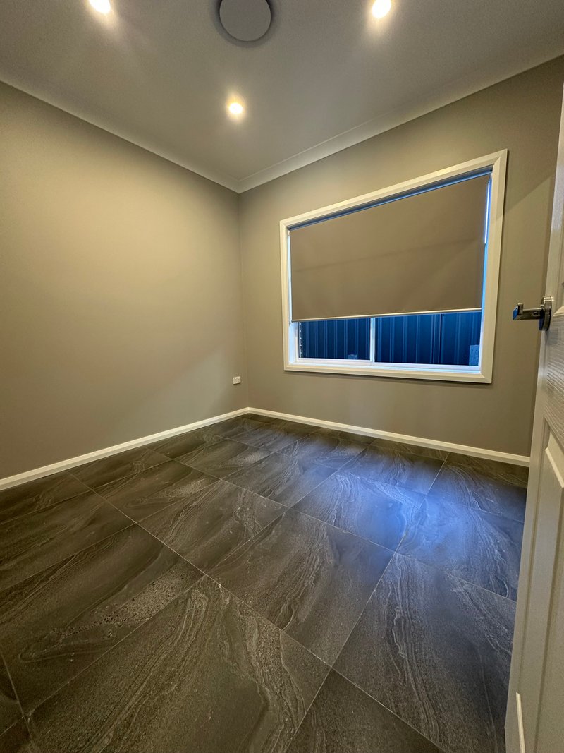 Photo - 371c Thirlmere Way, Thirlmere NSW 2572 - Image 7