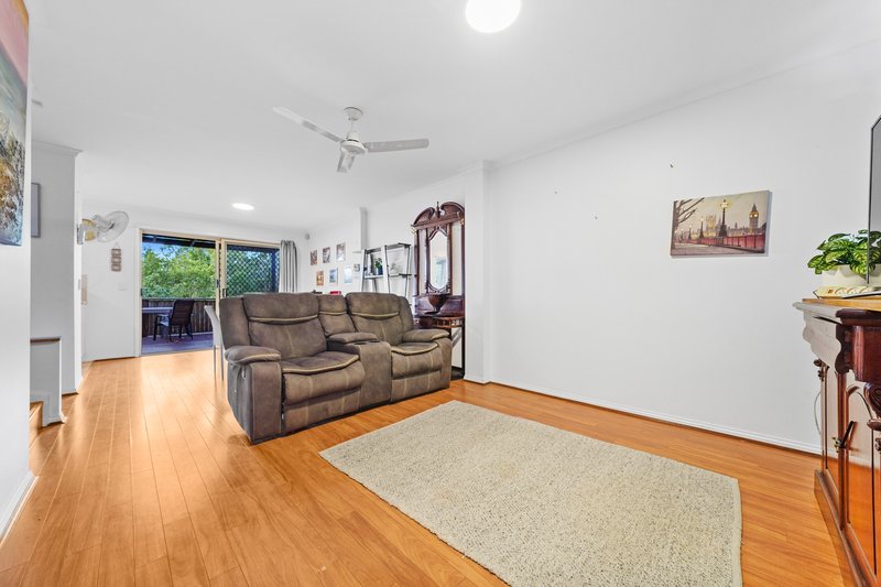 Photo - 3/72 Castile Crescent, Edens Landing QLD 4207 - Image 2
