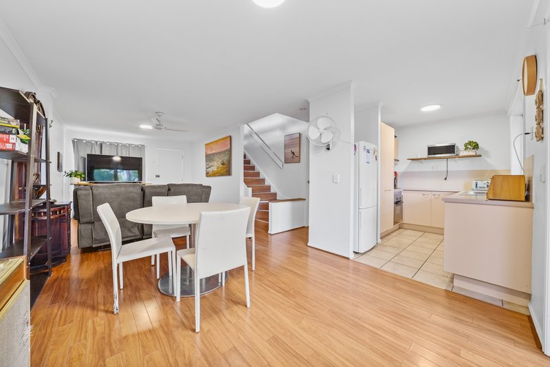 Photo - 3/72 Castile Crescent, Edens Landing QLD 4207 - Image 5