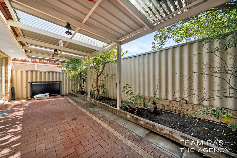 Photo - 3/72 Ravenswood Drive, Nollamara WA 6061 - Image 14