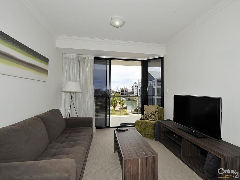 Photo - 37/2 The Palladio , Mandurah WA 6210 - Image 3