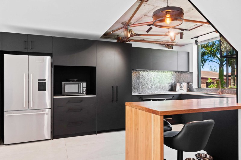 Photo - 37/24 Hamilton Avenue, Surfers Paradise QLD 4217 - Image 2