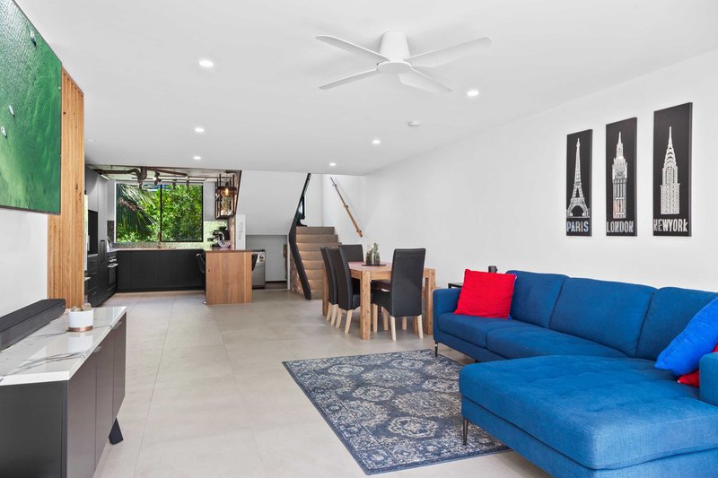 Photo - 37/24 Hamilton Avenue, Surfers Paradise QLD 4217 - Image 4