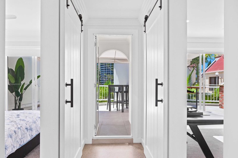 Photo - 37/24 Hamilton Avenue, Surfers Paradise QLD 4217 - Image 18