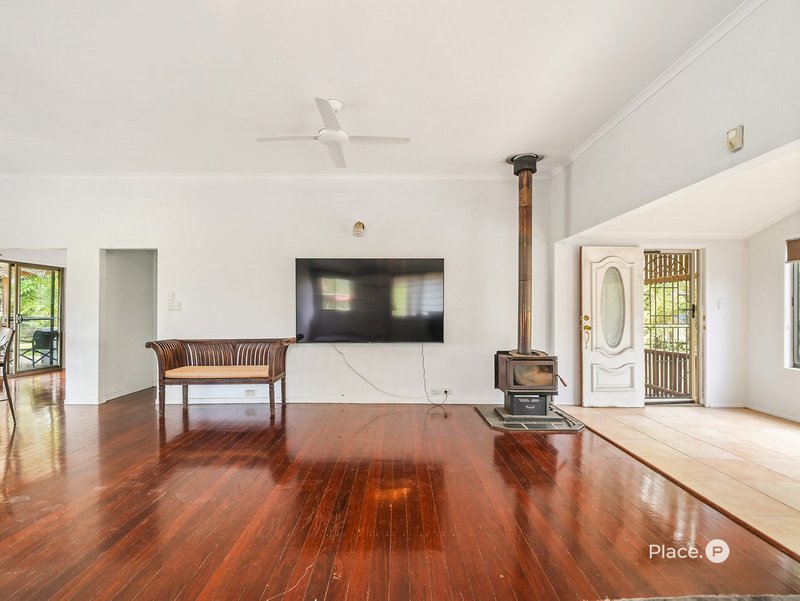 Photo - 373 Beachmere Road, Beachmere QLD 4510 - Image 11