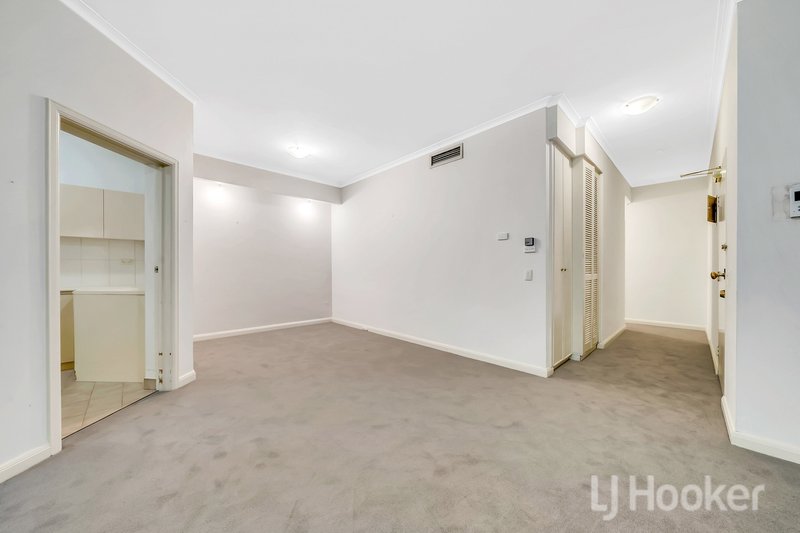 Photo - 3/73 Queens Road, Melbourne VIC 3004 - Image 5