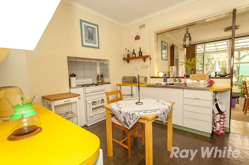 Photo - 373 Waverley Road, Mount Waverley VIC 3149 - Image 3